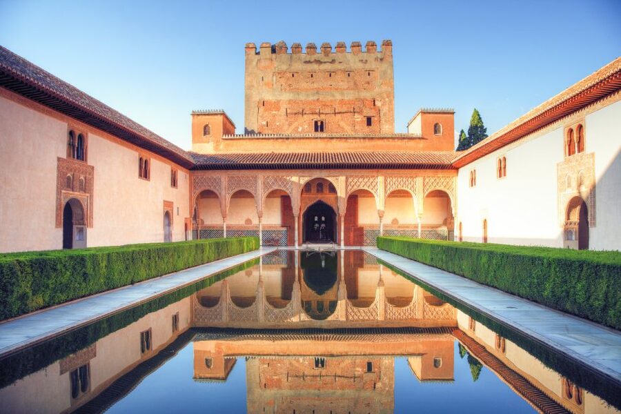 Granada: Alhambra Full Complex & Andalusi Monuments Tickets - Crossing to the Albaicín by the Dobla de Oro route