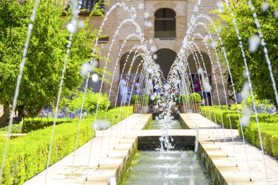 Granada: Alhambra Gardens, Generalife & Alcazaba Guided Tour - Why this Alhambra tour works for first-time visitors