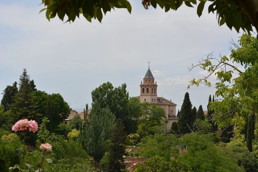 Granada: Alhambra Gardens, Generalife & Alcazaba Guided Tour - Climbing the towers for Granada views