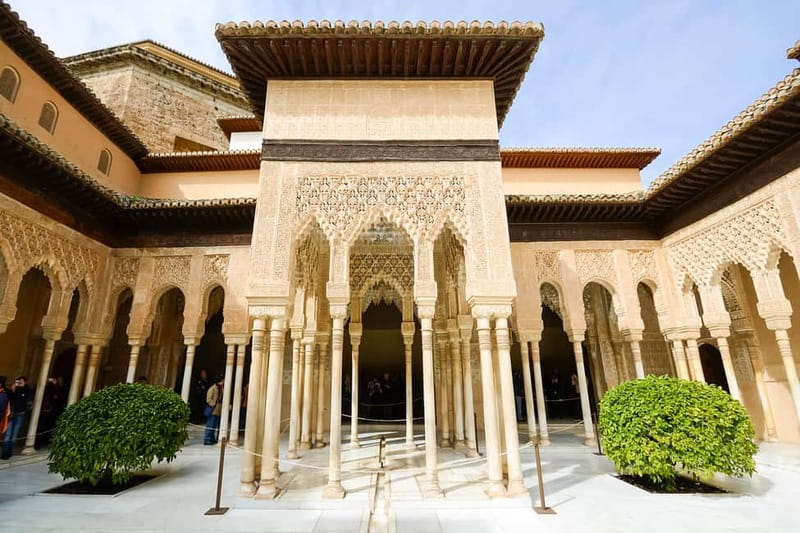 Granada: Alhambra & Gardens Tour w/Nasrid Palaces Option - Meeting at the Welcome Visitor Centre