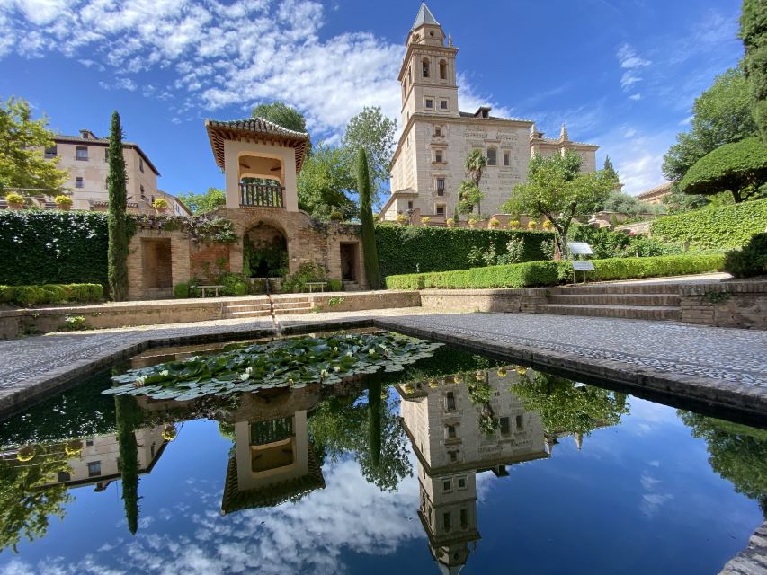 Granada: Alhambra & Generalife Fast-Track Guided Tour - The Alhambra’s layered royal city