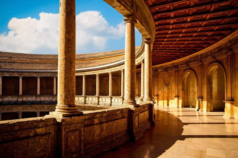 Granada: Alhambra, Generalife & Nasrid Palaces Guided Tour - Why a guide helps at the Alhambra