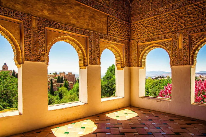 Granada: Alhambra, Generalife & Nasrid Palaces Guided Tour - Meeting at the Generalife entrance