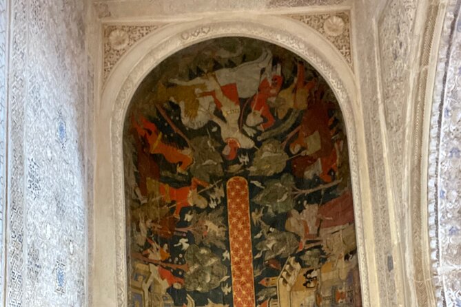 Granada Alhambra Group Tour includes Nazaries Palaces - What the guide adds to the visit