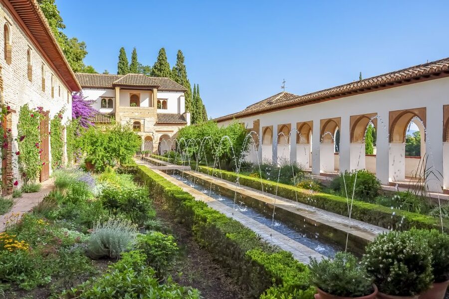 Granada: Alhambra Guided Tour and Arabian Bath and Massage - The Palace of Charles V and the Alcazaba