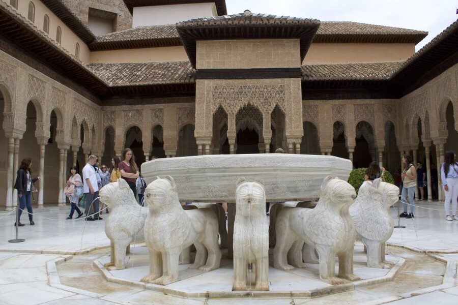 Granada: Alhambra Guided Tour with Nasrid Palaces - Key points to know before booking