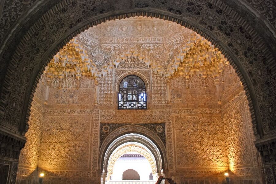Granada: Alhambra, Nasrid, and Generalife Private Tour - Should you book the private Alhambra tour?