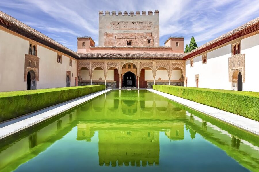 Granada: Alhambra, Nasrid, and Generalife Private Tour - Generalife Gardens and the Alhambra’s use of water