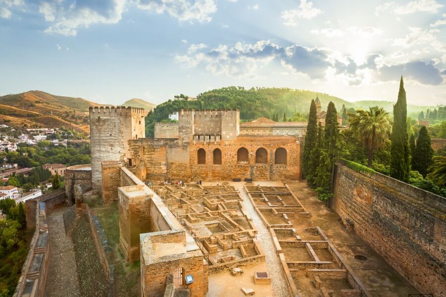 Granada: Alhambra, Nasrid, and Generalife Private Tour - What the private format is worth at $341