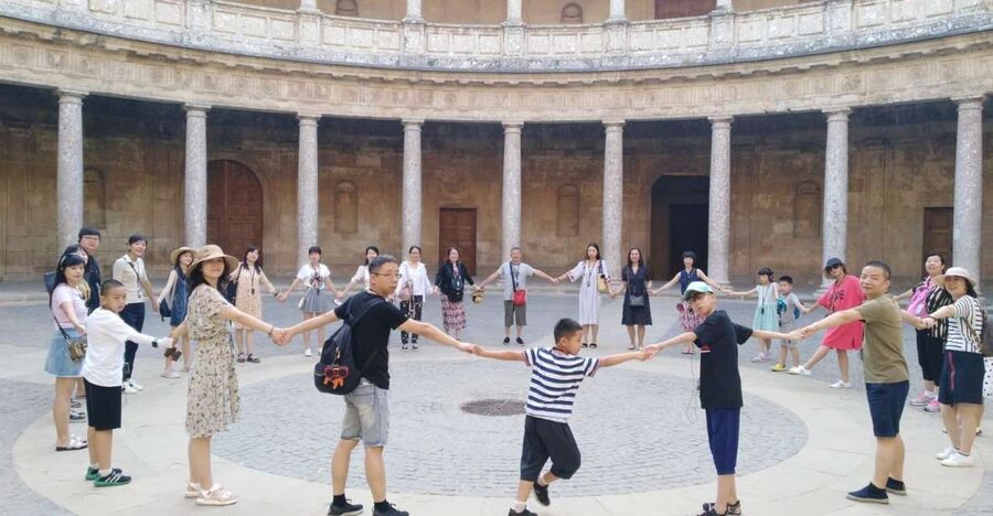 Granada: Alhambra, Nasrid Palaces, & Generalife Guided Tour - Charles V Palace and the short pause