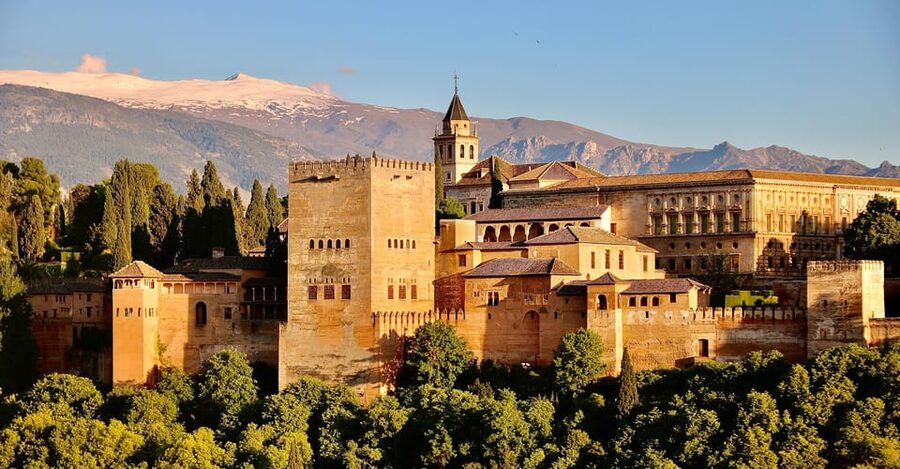 Granada: Alhambra & Nasrid Palaces Small Group Guided Tour - The Nasrid Palaces and Court of the Lions