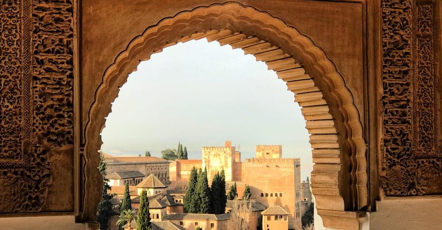 Granada: Alhambra & Nasrid Palaces Small Group Guided Tour - Timing, high season, and practical details