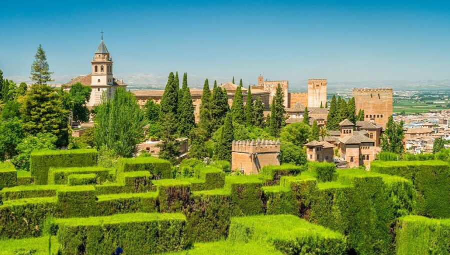 Granada: Alhambra Palace Guided Tour - Plaza de los Aljibes closes the official route