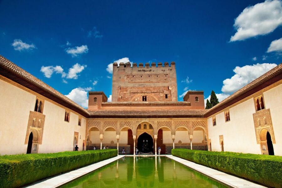 Granada: Alhambra Regular Tour - What the three-hour timing means