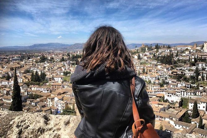 Granada and Albaicin: Wine and Tapas Tour - The included tapas stops