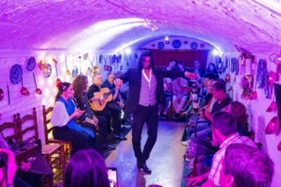 Authentic and intimate Flamenco Show with Snacks