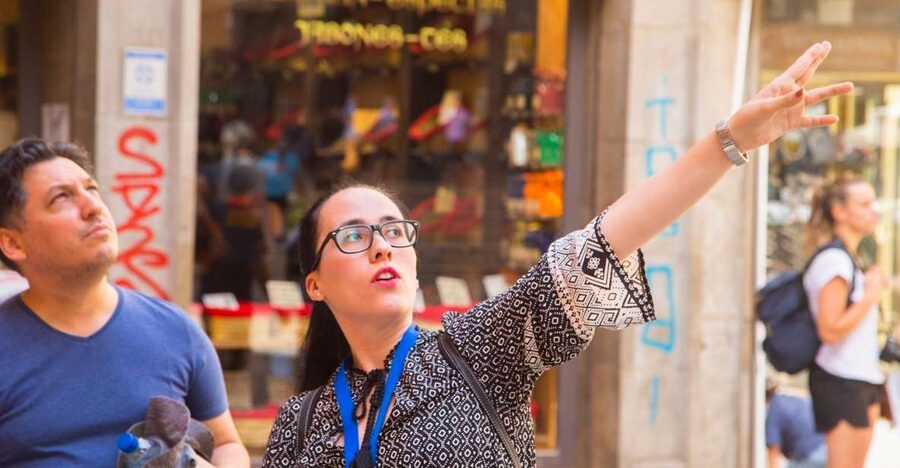 Granada: Cathedral Guided Walking Tour - Meeting the guide in Plaza Bib Rambla