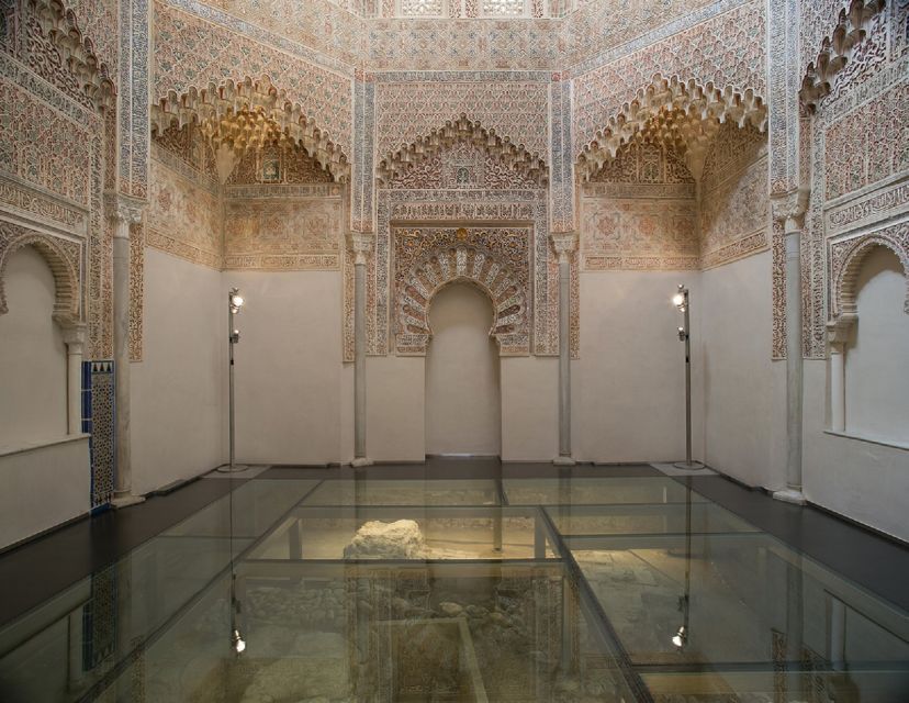 Granada: Cathedral Guided Walking Tour - What the guides add to the visit