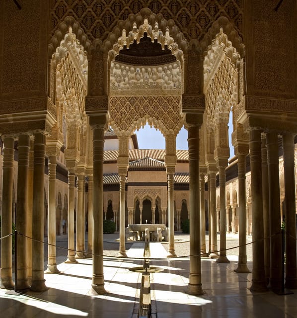 Granada: Combo Alhambra, Albaicín, and Sacromonte Tour - Key points at a glance