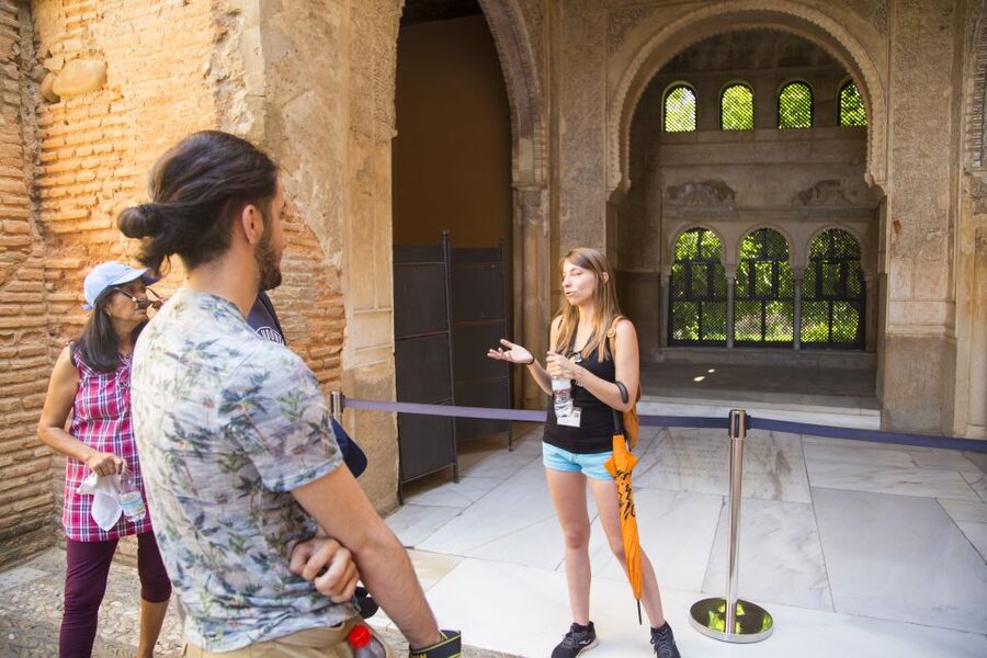Granada: Combo Alhambra, Albaicín, and Sacromonte Tour - Why this Granada combination works