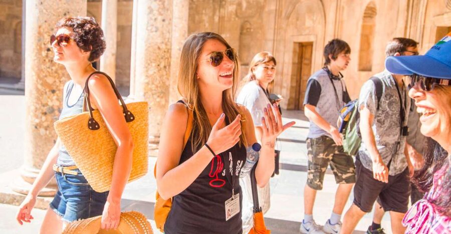 Granada: Combo Alhambra, Albaicín, and Sacromonte Tour - Starting at the Alhambra’s Access Pavilion