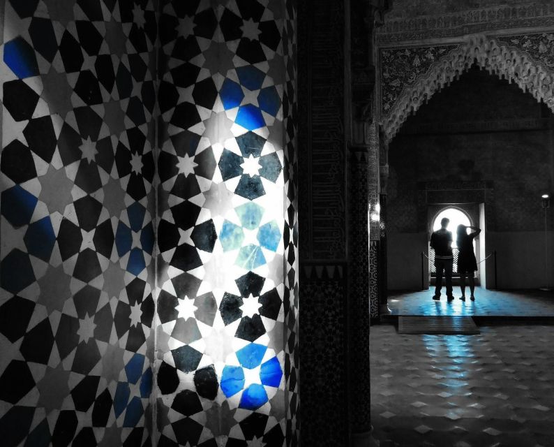 Granada: Fast-Track Alhambra & Nasrid Palaces Guided Tour - Key points to know before booking