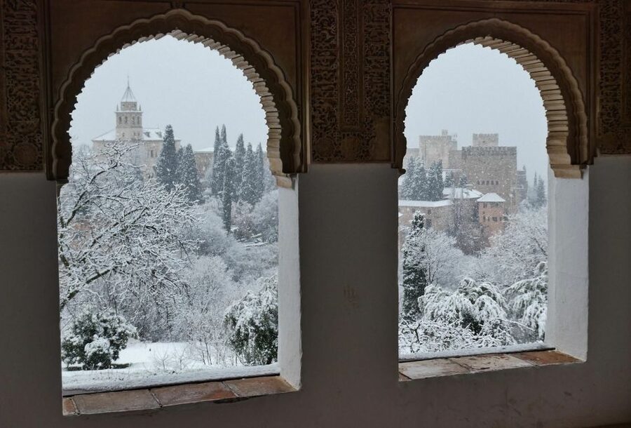 Granada: Fast-Track Alhambra & Nasrid Palaces Guided Tour - How long the visit takes and what the pace feels like