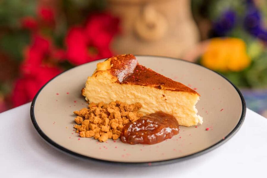 Granada: Flamenco Show with Dinner at Jardines de Zoraya - Who will enjoy this Granada evening?