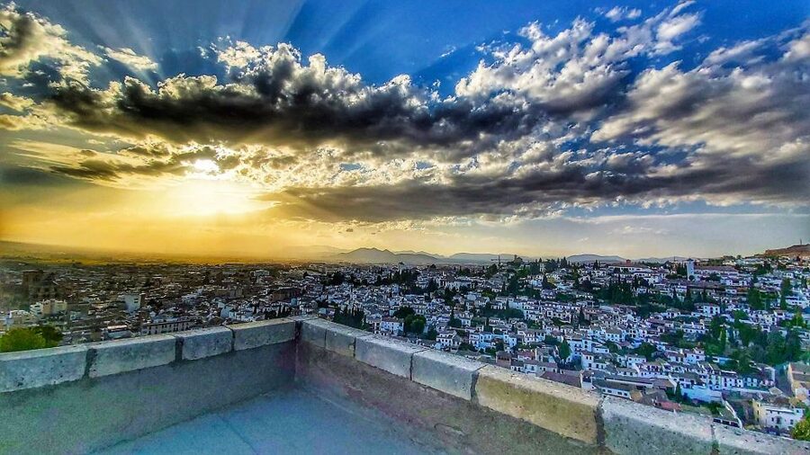 Granada: Full Alhambra Premium Guided Tour with Tickets - Who should book this Alhambra tour?