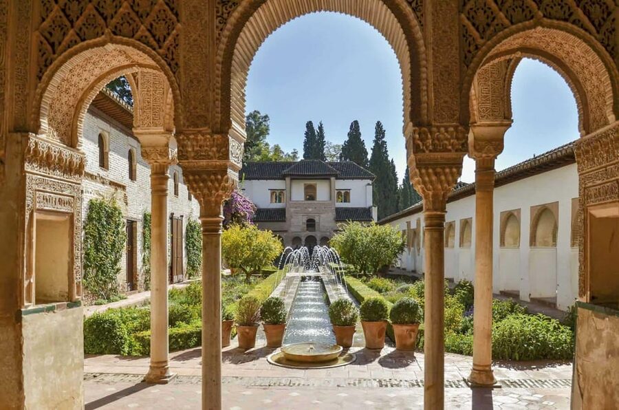 Granada: Full Alhambra Premium Guided Tour with Tickets - Palace of Charles V and the final walk