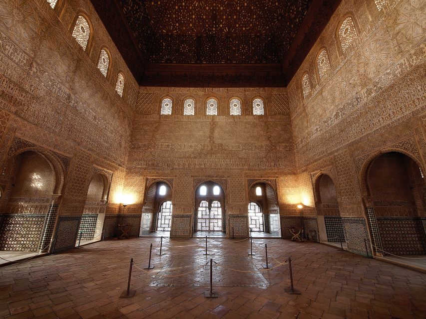 Granada Full Day: Alhambra General, Albayzin and Sacromonte - The two-hour break between the major visits
