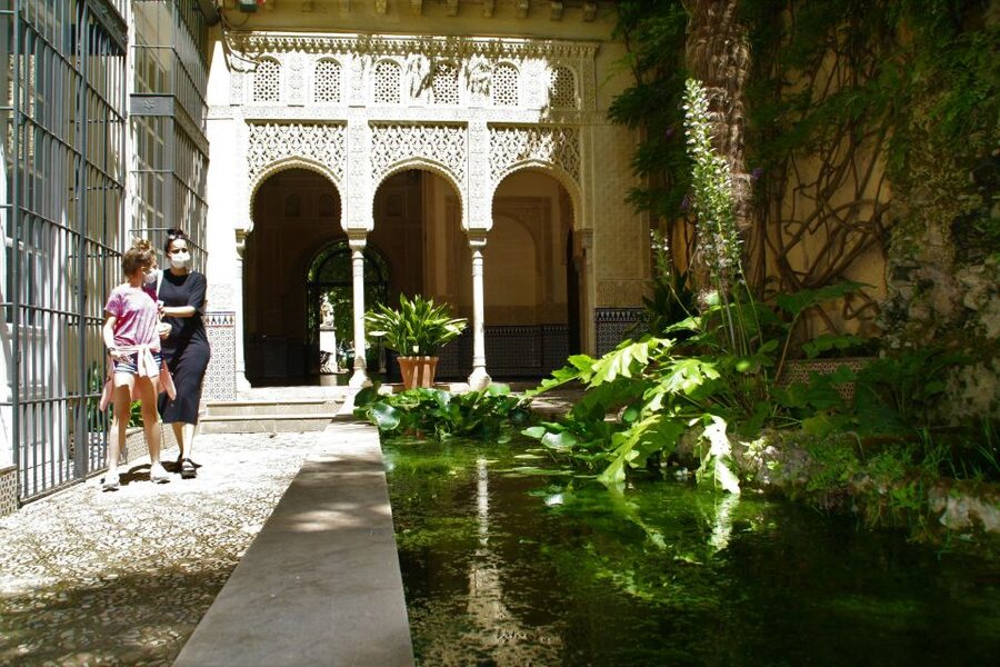 Granada: Gardens of Carmenes Guided Tour - Physical demands and practical planning