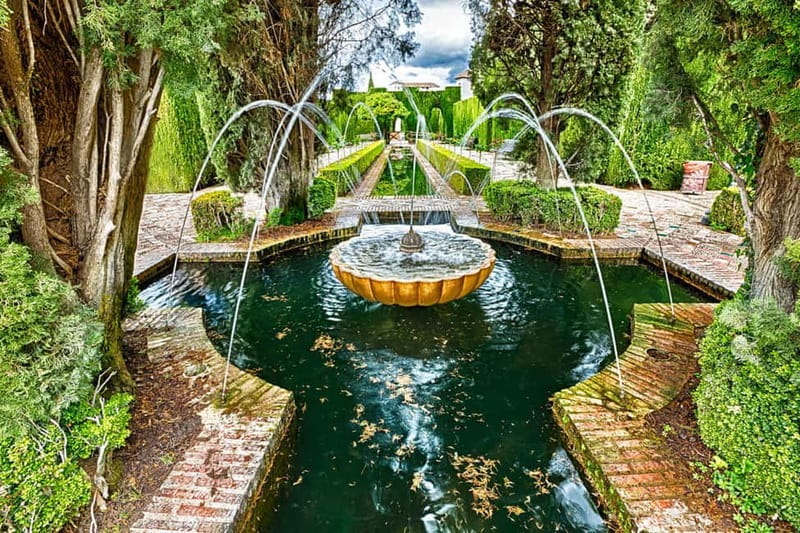 Granada: Gardens of the Alhambra and Generalife Regular Tour - Why the gardens are the right focus