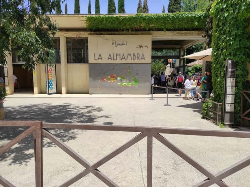 Granada: Gardens of the Alhambra and Generalife Regular Tour - The missing Nasrid Palaces