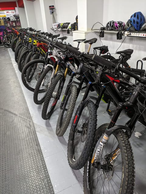 Granada Highlights by E-Bike: Albaicín & Sacromonte - Key points at a glance