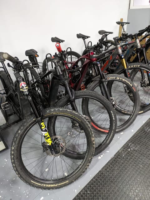 Granada Highlights by E-Bike: Albaicín & Sacromonte - From C. Agustina de Aragón to Paseo de los Tristes