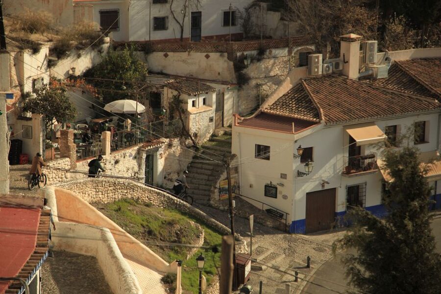 Granada: Highlights & Viewpoints eBike Tour with Tapas Break - Starting among Granada’s old districts