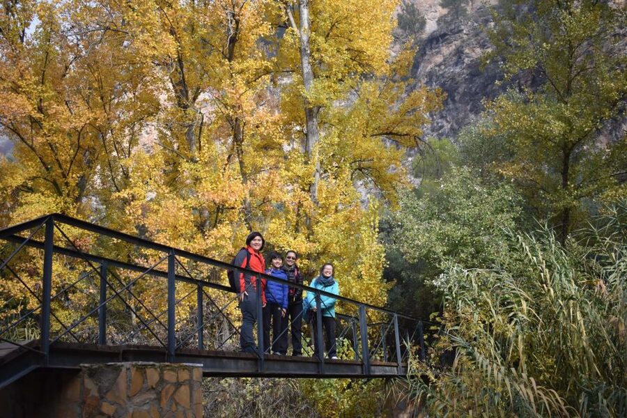 Granada: Hiking along the Gollizno route - Resting at La Corcuela fountain