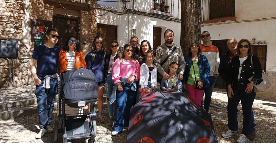 Granada: Historic Center and Lower Albaicin Walking Tour - Corral del Carbón and the old commercial quarter