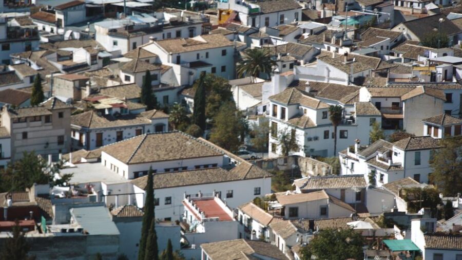 Granada: Historical City Center Guided Segway Tour - Albaicin’s narrow lanes and Mosque of Granada