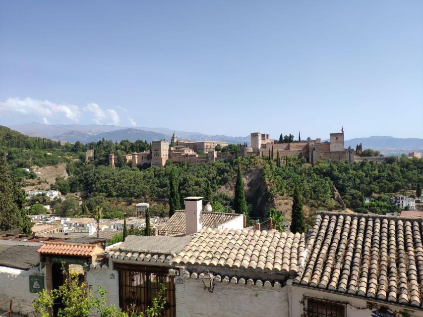 Granada: Historical City Center Guided Segway Tour - The guides make the difference