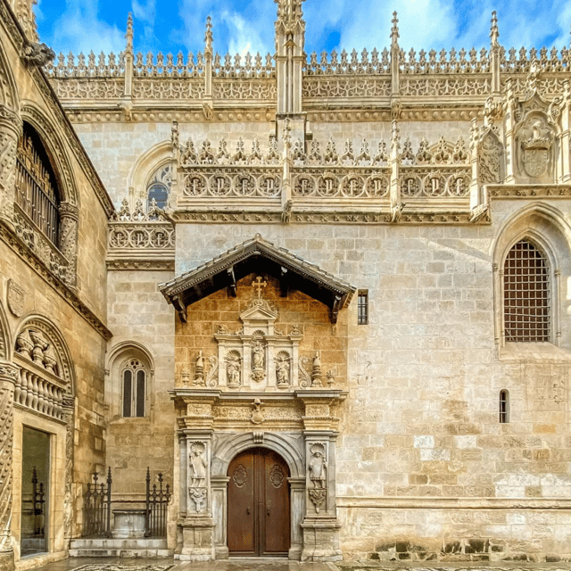 Granada in full: Albaicin & the Historic Centre - From Paseo de los Tristes to Plaza Nueva