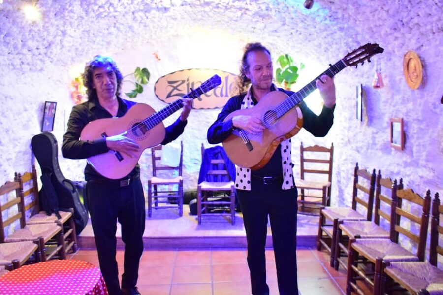 Granada: Live Flamenco Show - Food, drinks, and what to arrange beforehand