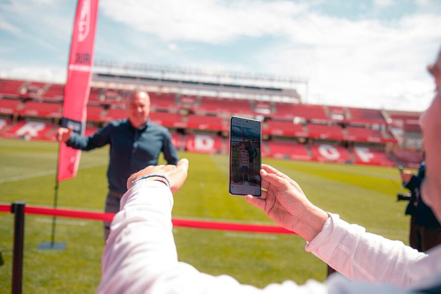 Granada: Los Cármenes Stadium Guided Interactive Tour - Entering the home changing room