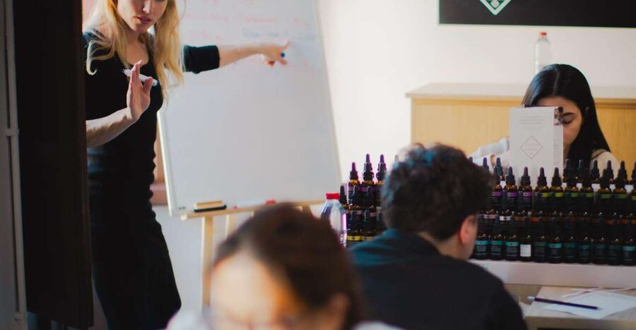 Granada: Perfume Workshop - Price, timing, and who gets the most from it