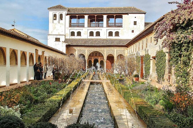 Granada Private Alhambra Tour includes Nazaries Palaces - Why the Nasrid Palaces make this tour worth considering