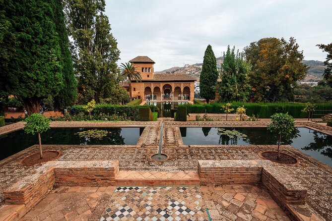 Granada Private Alhambra Tour includes Nazaries Palaces - The Nasrid Palaces: one hour of detail and controlled entry