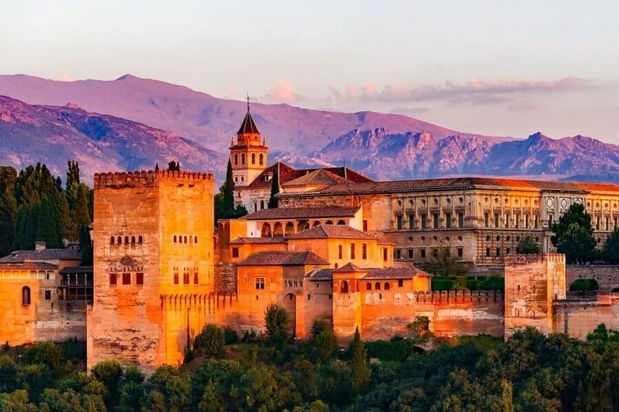 Granada: Private custom tour with a local guide - Viewpoints, photo stops, and choosing the right route