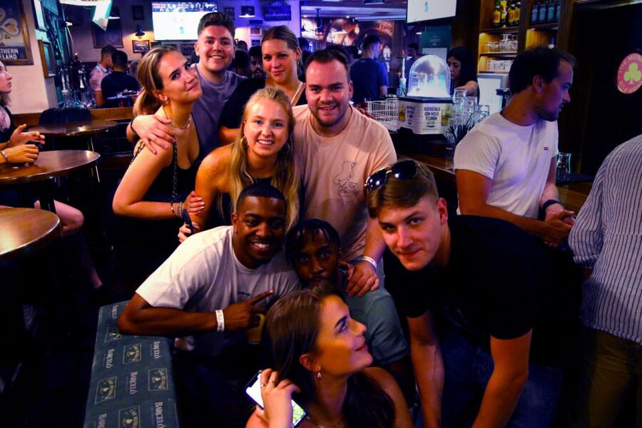 Granada: Pubs & Clubs Crawl with Drinks & Club Entry Ticket - What this Granada night is really selling