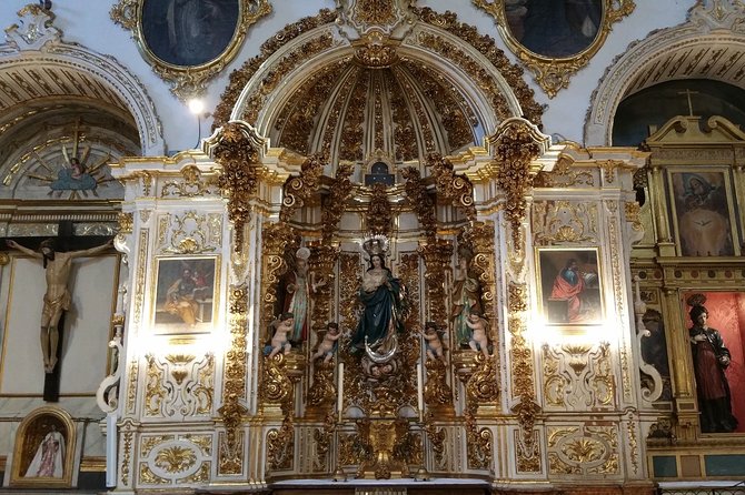 Granada: Royal Chapel and Granada Cathedral Guided Tour - What the guide adds to the visit